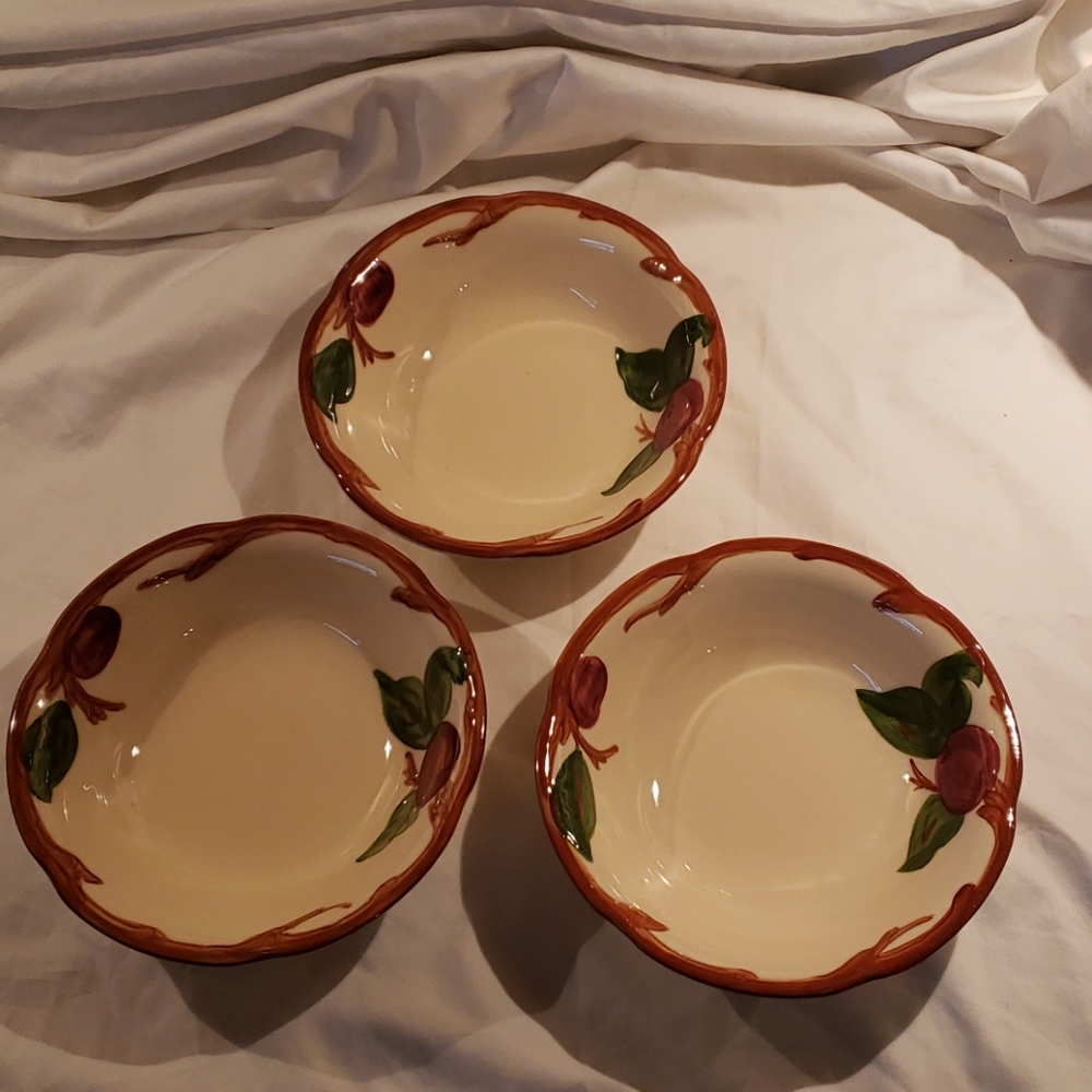 Franciscan Earthware-Apple-6inch bowl